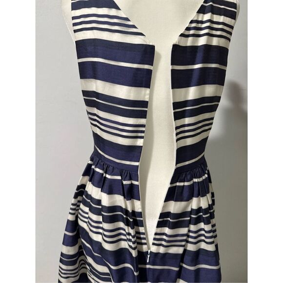 Lilly Pulitzer Eryn 100% Silk nautical stripped full skirt Feminine dress 8 - Picture 5 of 9